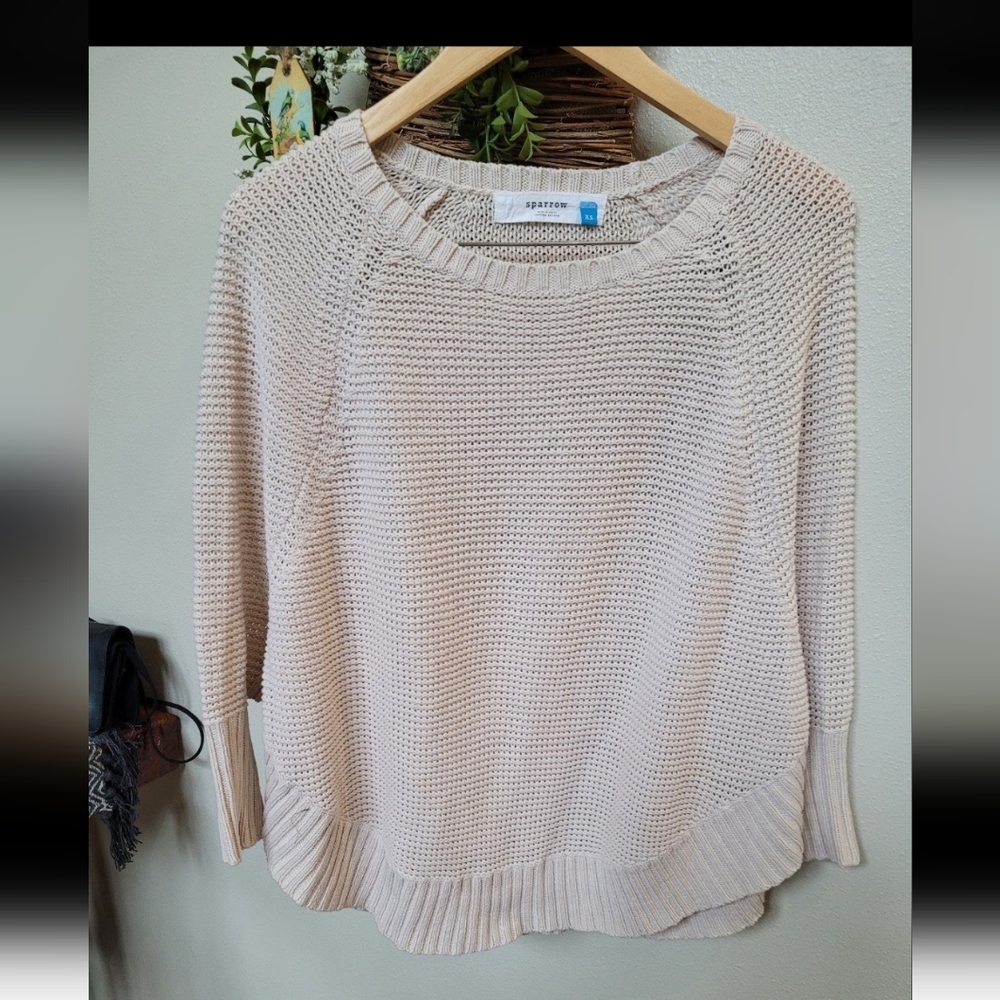 Sparrow Anthropologie Batwing Rounded hem Sweater‎ Size XS
